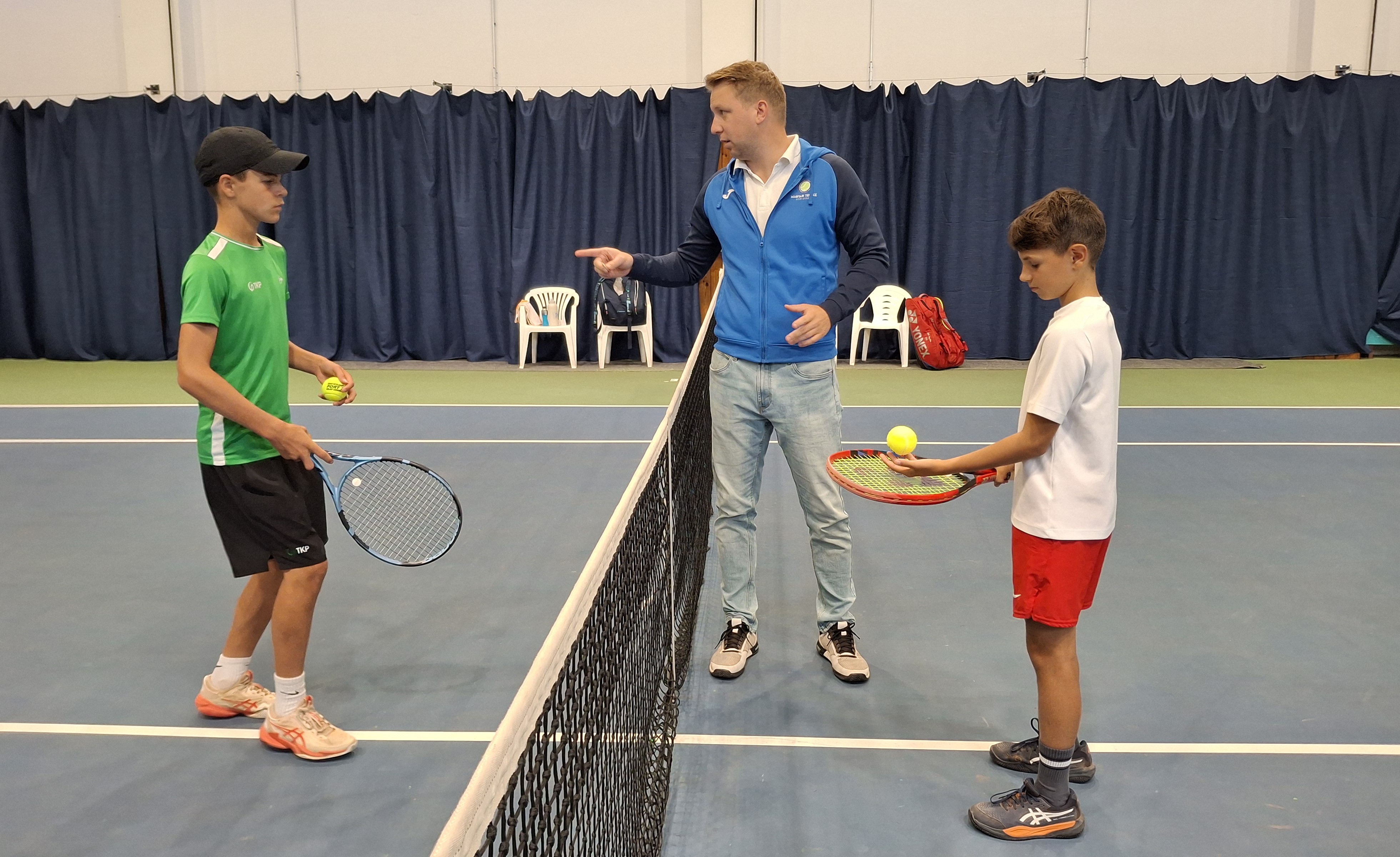 A fiúk döntője előtti sorsolás pillanata Dunakeszin